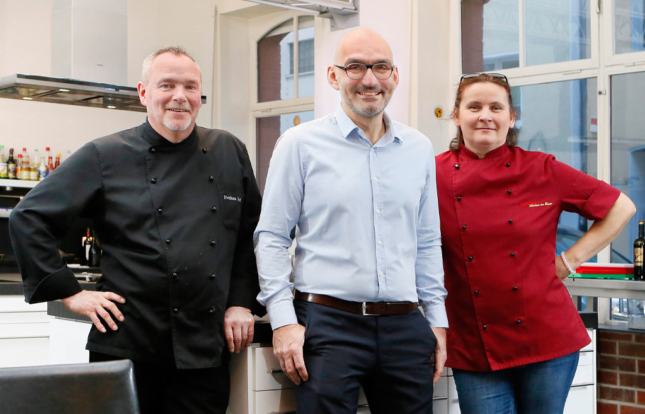 Die Chefköche und Sommeliers bieten für Ihren Teamevent in Köln das professionelle Umfeld