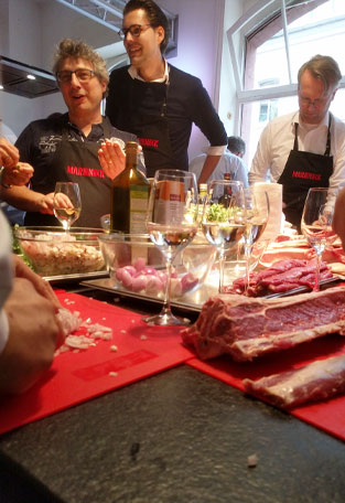 Zubereitung des drei Gang Menüs beim Firmen Kochevent im Marieneck in Köln Ehrenfeld